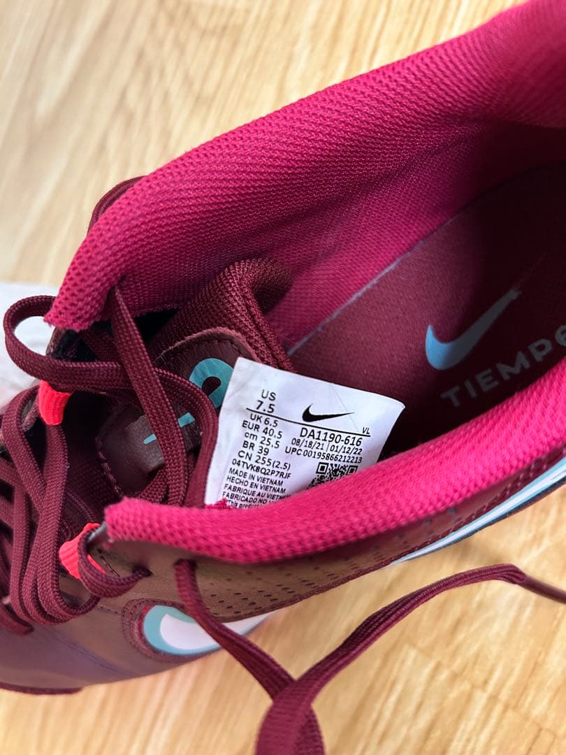 ☆【美品】NIKE TIEMPO フットサルシューズ サイズ 25.5cm