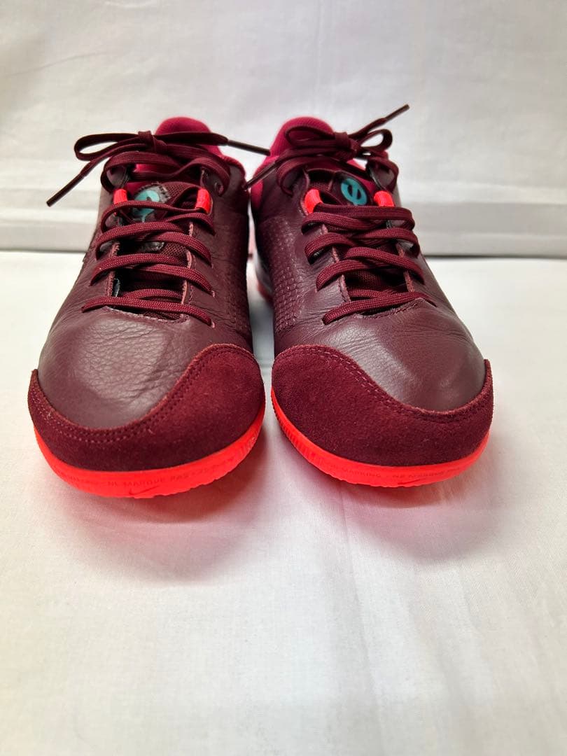 ☆【美品】NIKE TIEMPO フットサルシューズ サイズ 25.5cm