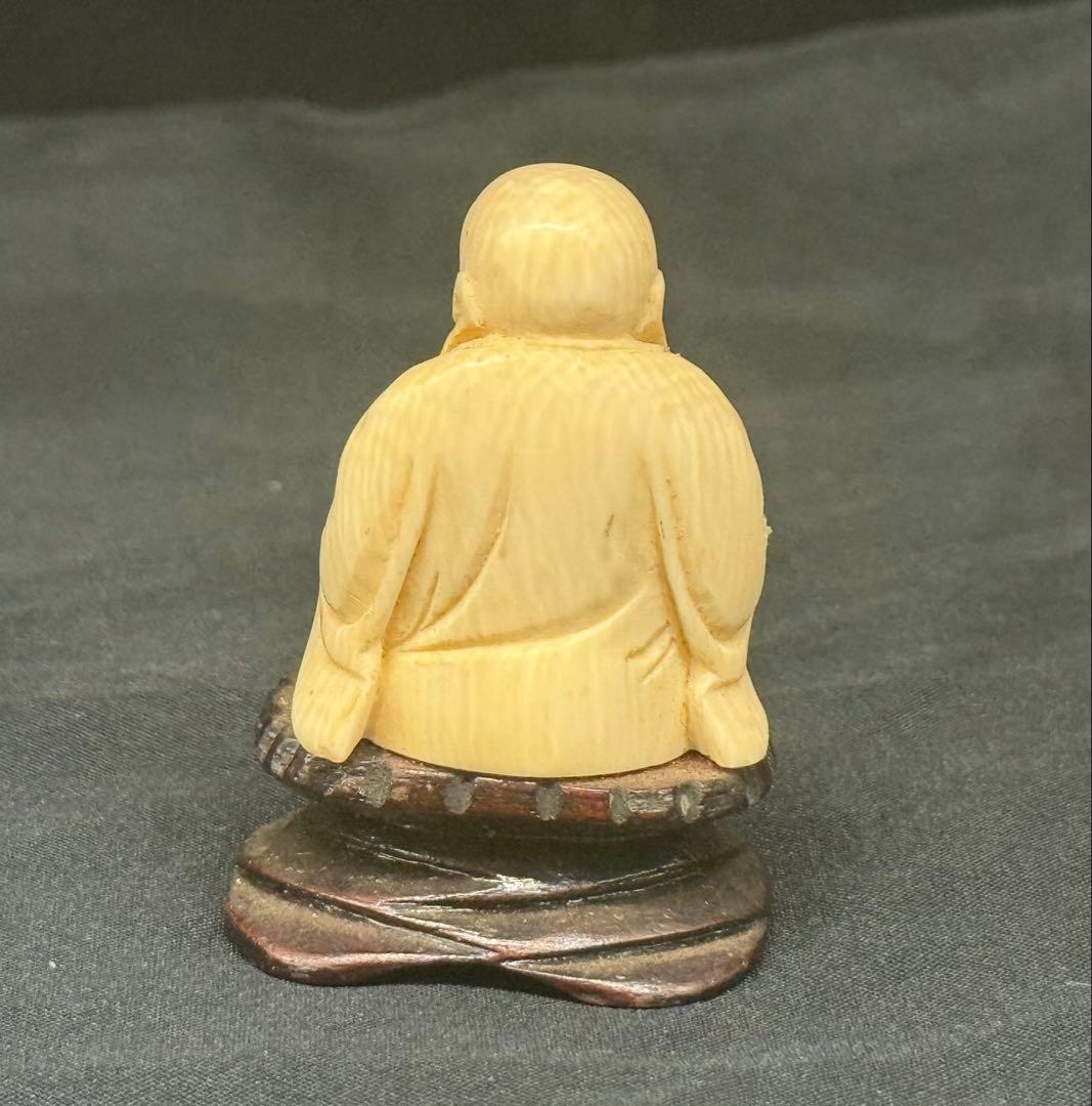 極上　中国　彌勒 台付　重さ約28g 送料込み251027