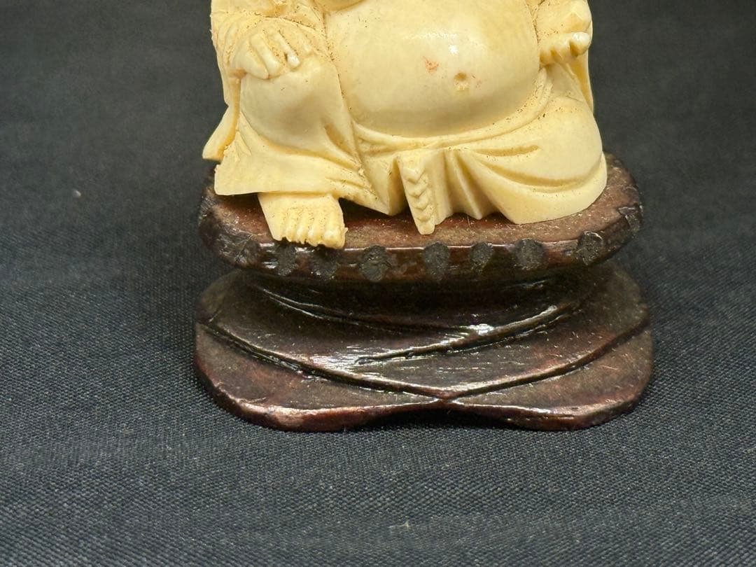 極上　中国　彌勒 台付　重さ約28g 送料込み251027