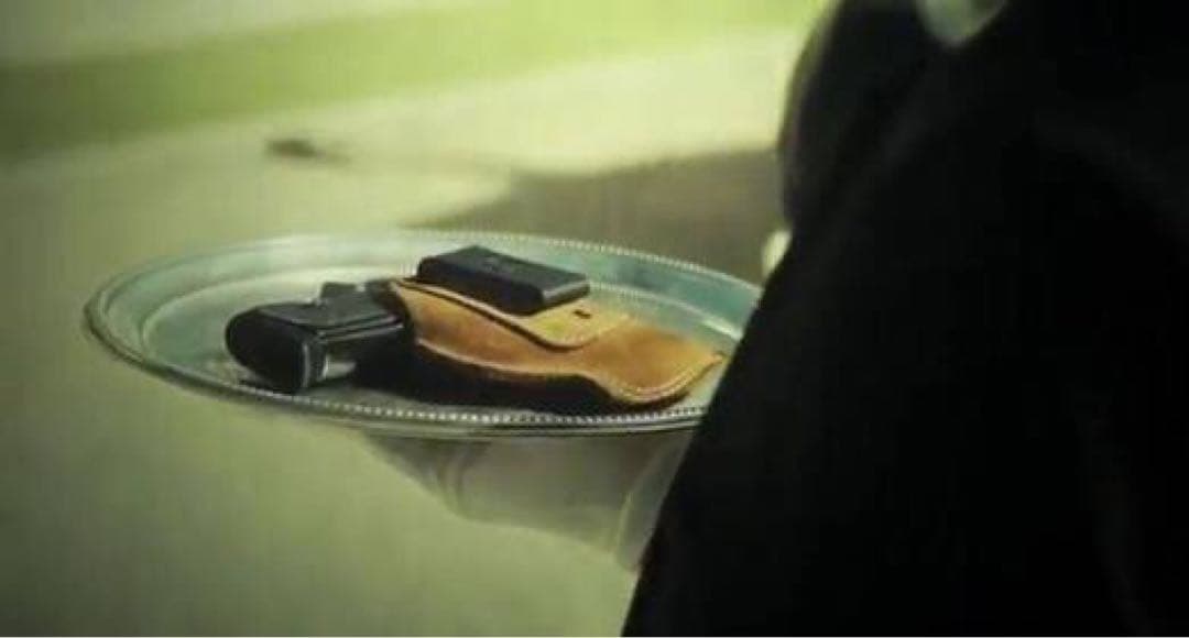 イタリア製 革 ホルスター 007 ワルサー P99用　ジェームズボンド