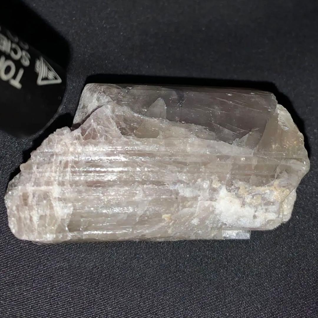 220ct巨大スキャポライト結晶/鉱物標本