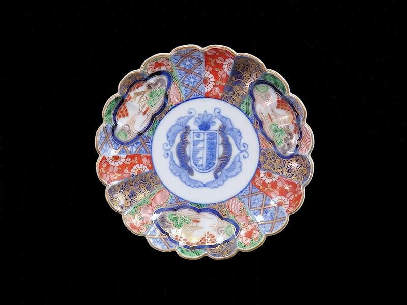 大聖寺伊万里　金襴手　輪花形　紋章の図　５寸皿　D174AS-fbda
