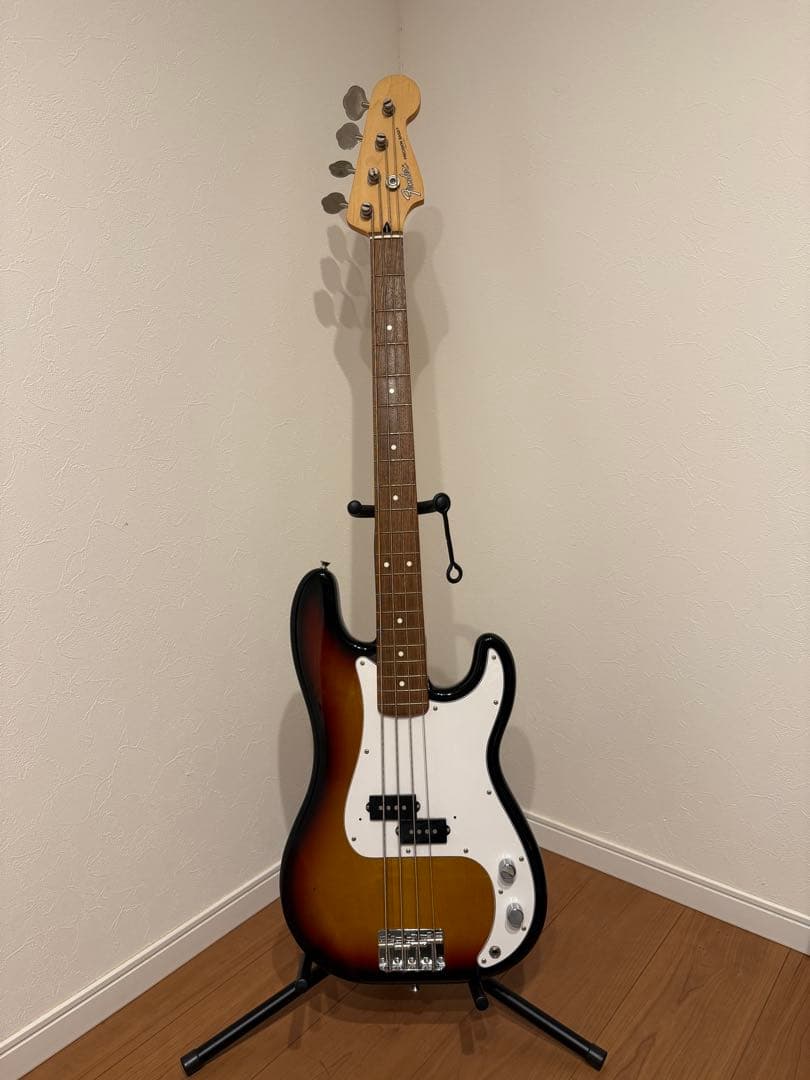 Fender PrecisionBass フェンダー　エレキベース