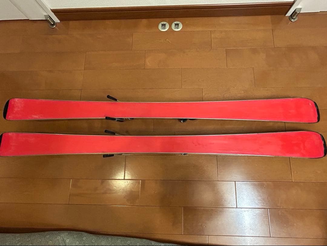 ジュニアスキーセット板130・ブーツ23.5cm・ストック100cm・ヘルメット