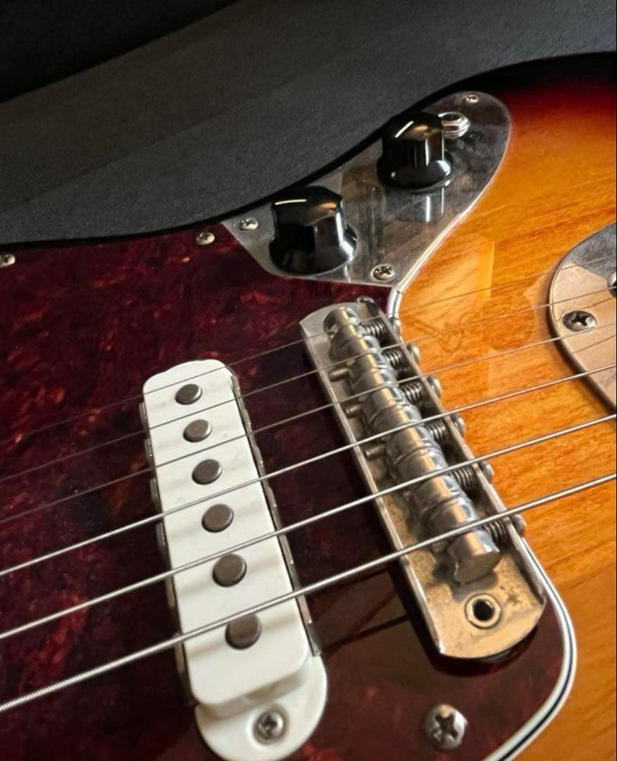 ギター Squier Jaguar Classic Vibe 70s