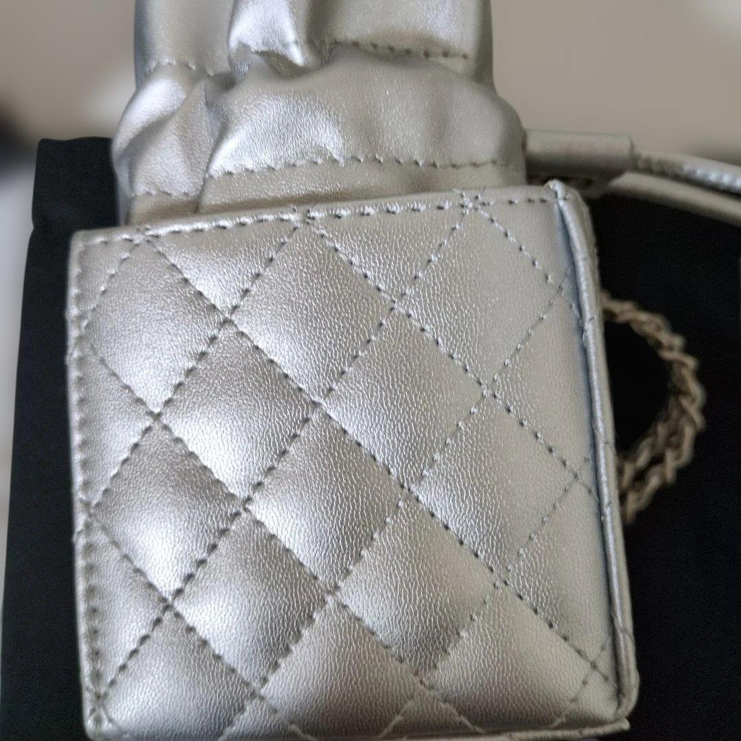 シルバーキルティングショルダーバックノベルティ