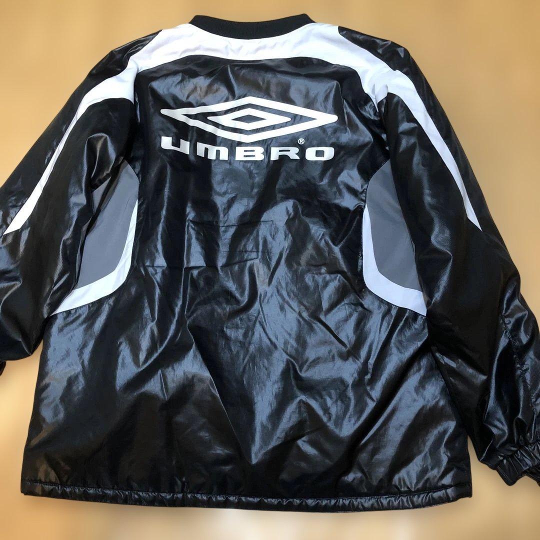 UMBRO ブラック 中綿入り（サーモライトプラス）ピステ上下