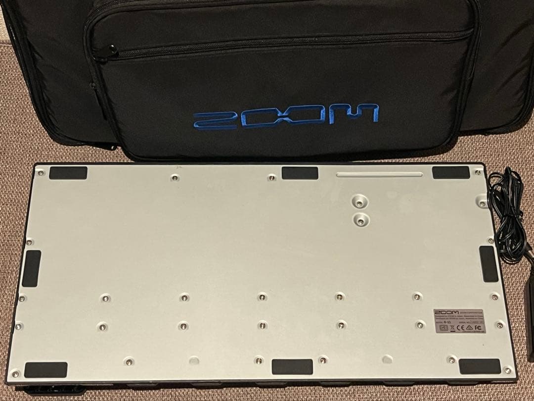 ZOOM G11 マルチエフェクター　CBG-11 キャリングケース付き