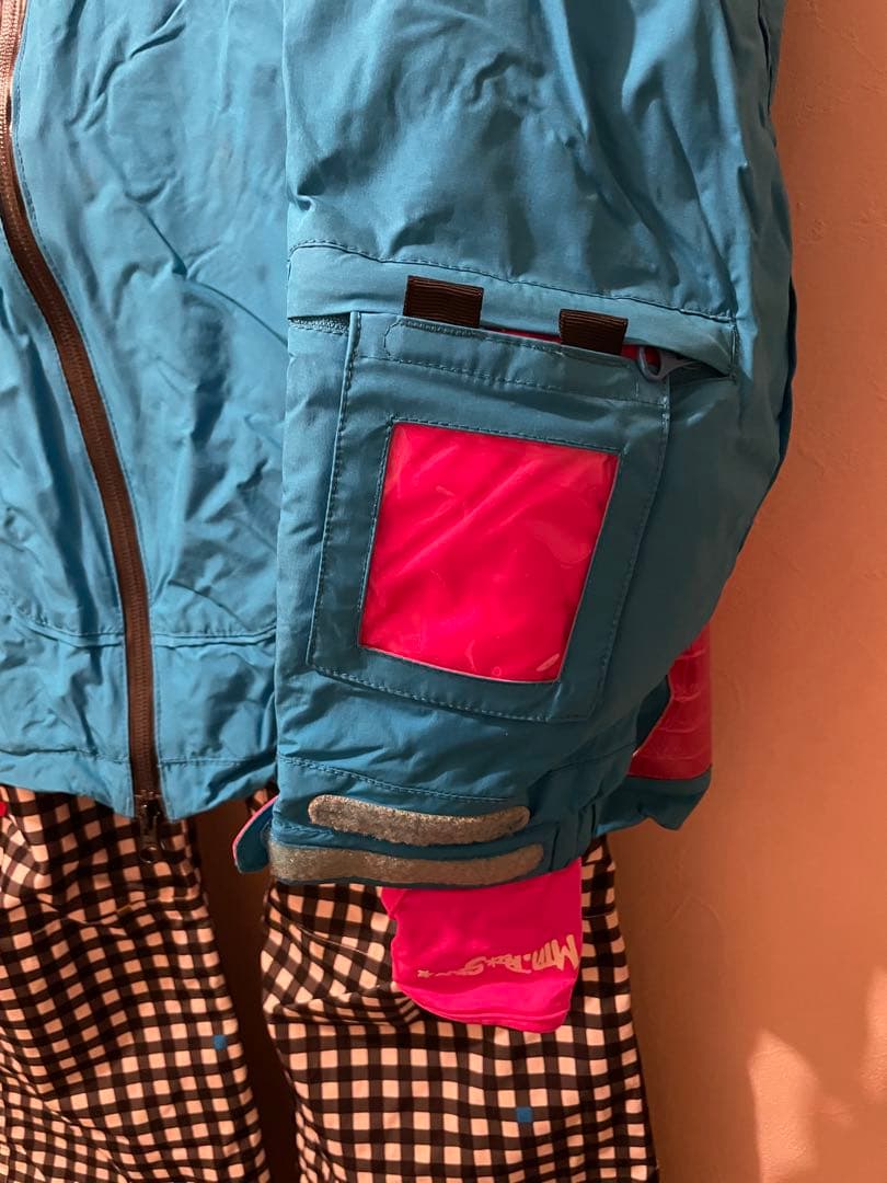 マウンテンロックスター　アウター AA HARDWEARズボンM セットアップ