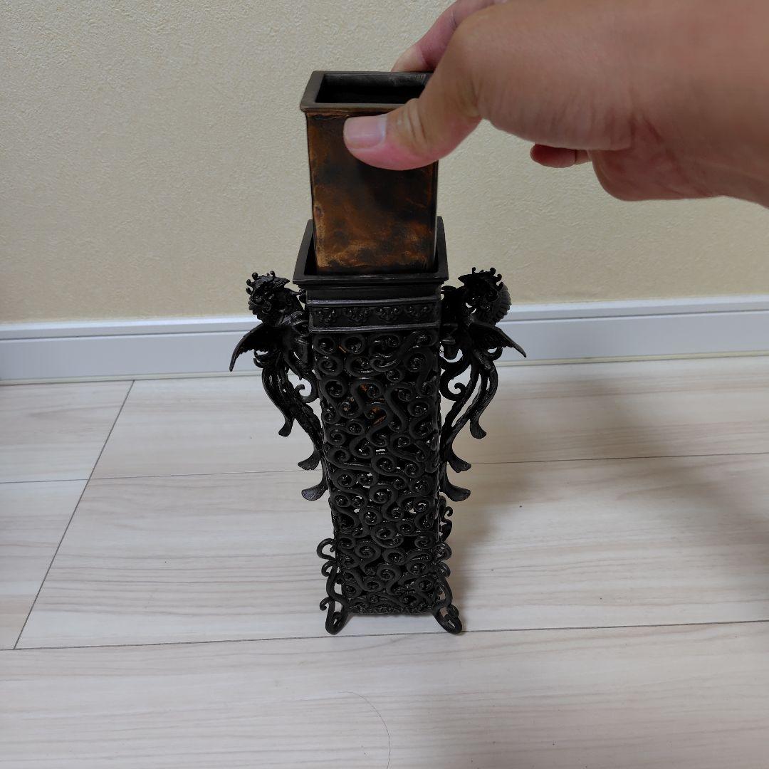 高岡銅器 青銅製花器 角型 唐草透かし 鳳凰耳付（蓋無し）