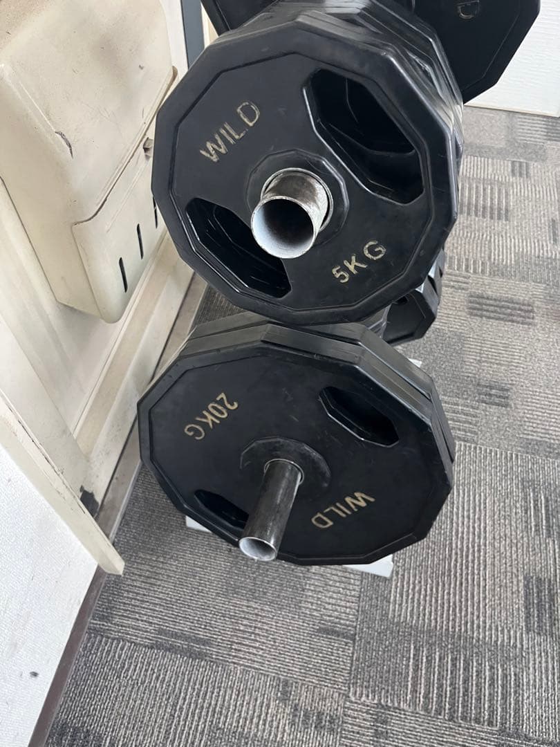WILD オリンピックウプレート台とプレートバーベル合計155kgセット