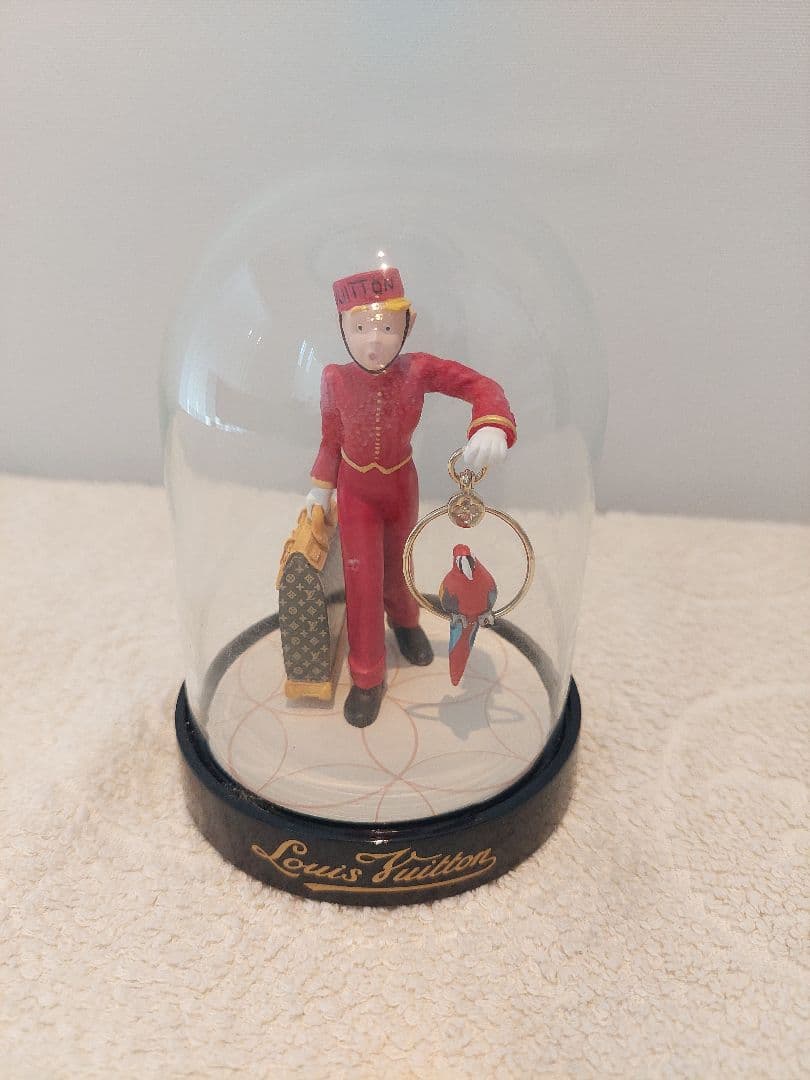 Louis Vuitton ベルボーイ人形 ガラスドーム付き