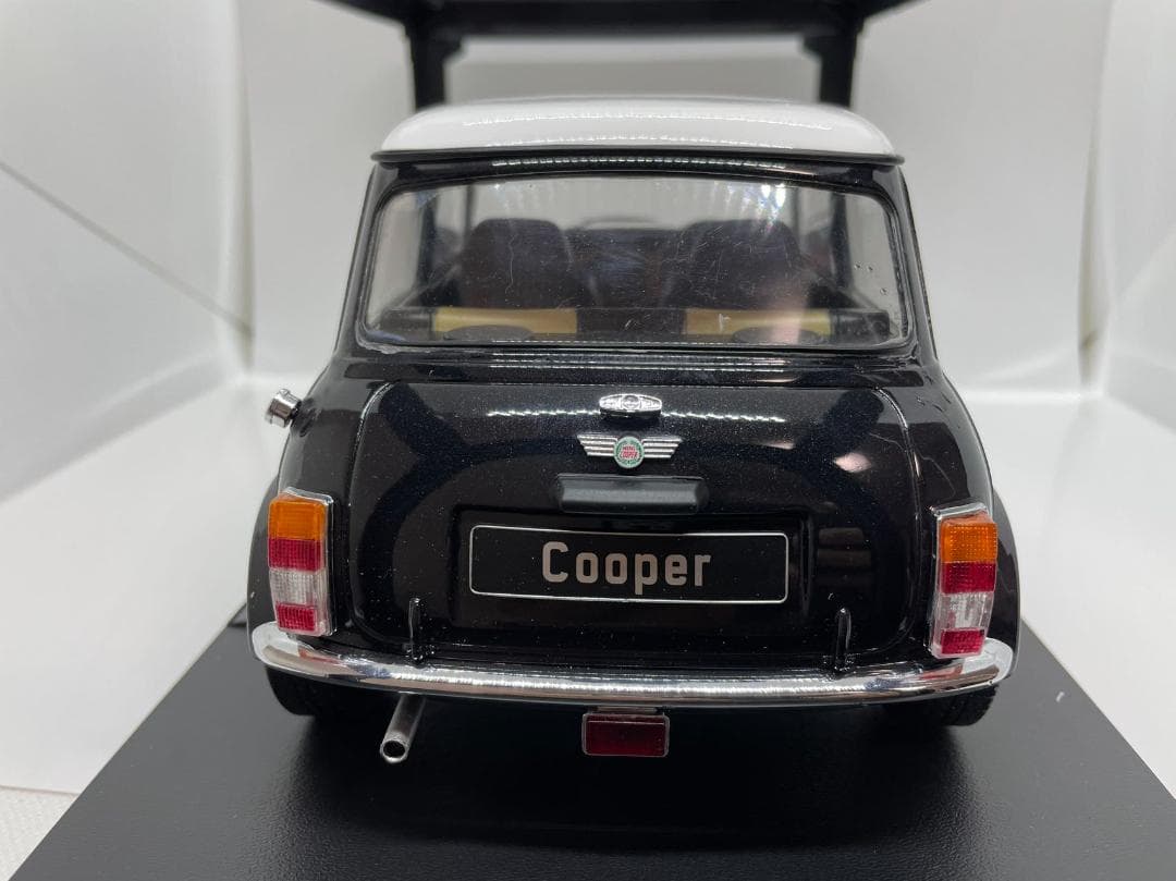 305-039 KK 1/12 ミニ クーパー RHD ブラック×ホワイト