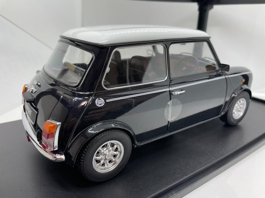 305-039 KK 1/12 ミニ クーパー RHD ブラック×ホワイト