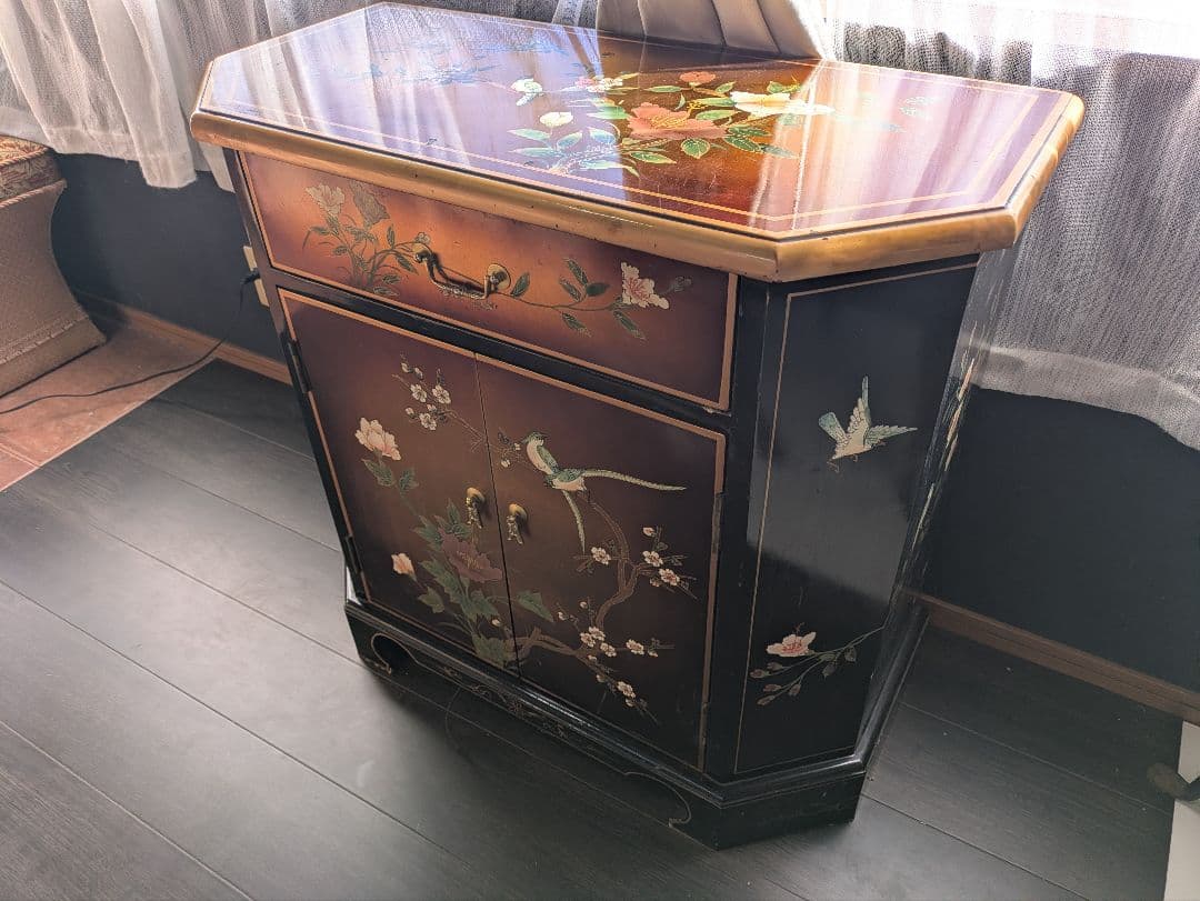 送無料！芸術品　シノワズリ　サイドボード　チェスト　中国家具　金箔　アンティーク