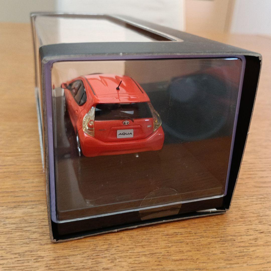 WIT'S ウィッツ　1/43 トヨタ　アクア 　2011