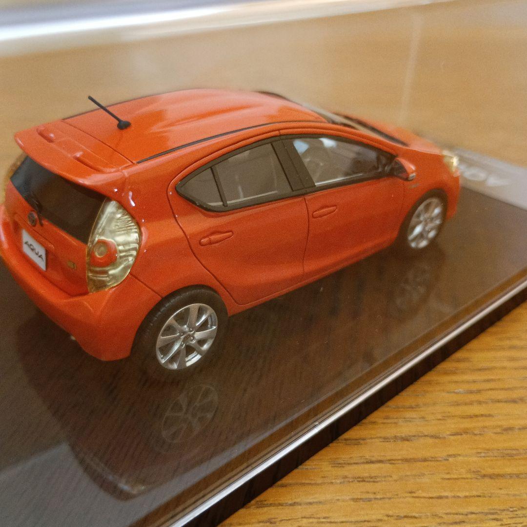 WIT'S ウィッツ　1/43 トヨタ　アクア 　2011