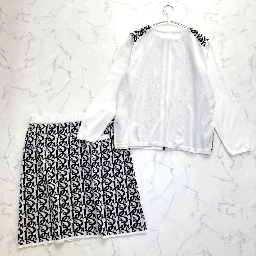 【ダックスゴルフ】ニットセットアップ　カーディガン　スカート　ロゴ柄　ホワイト