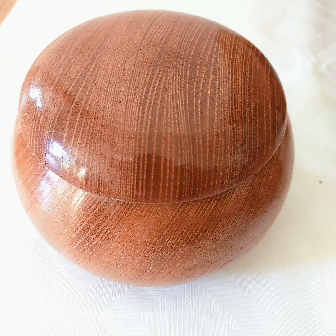 囲碁盤　柾目碁盤　へそ・足付き　厚み約5寸7分（175㎜）蛤碁石32~33号級