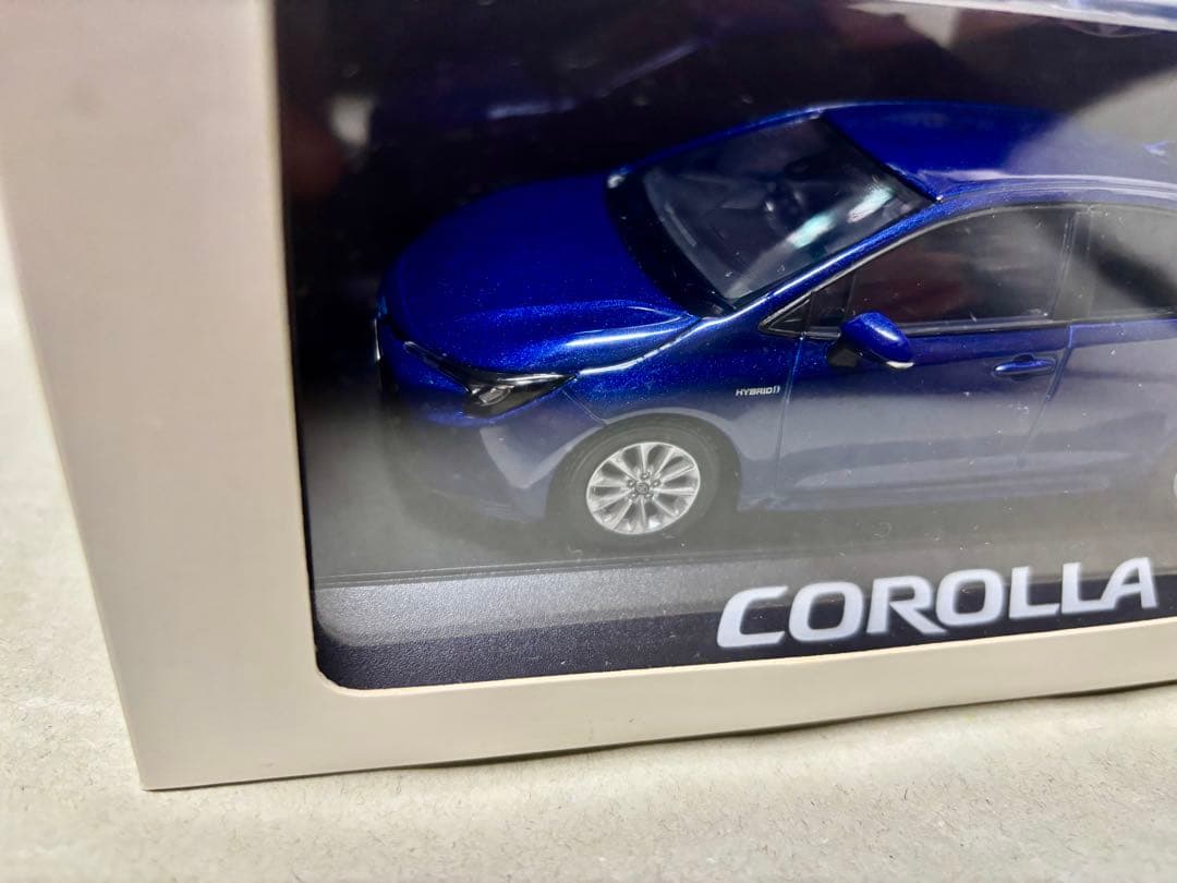カローラ　ミニカー　ダークブルーマイカ　ケース付き　シュリンク無し