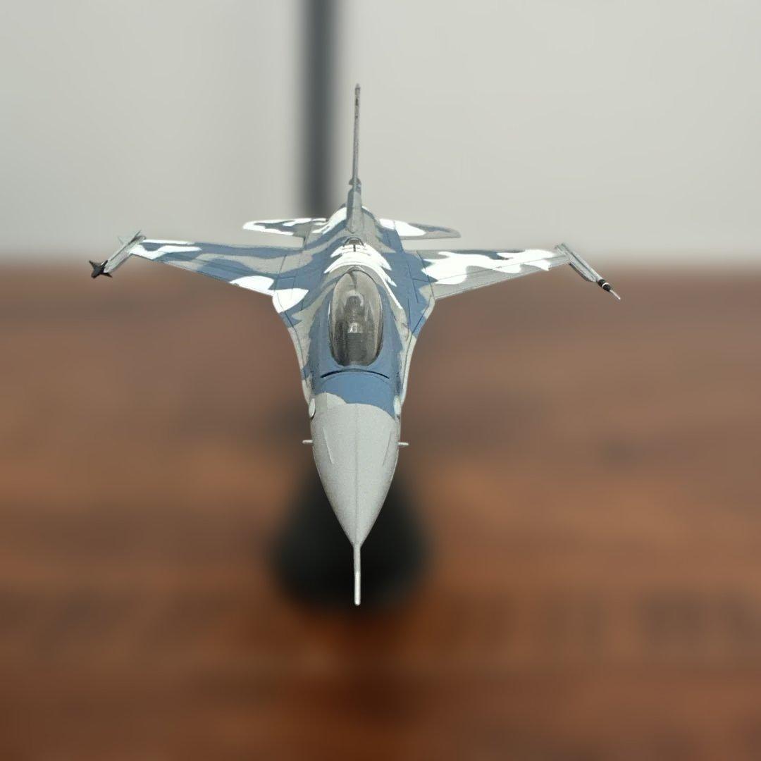 ★美品・F-16C アグレッサー仕様★戦闘機模型 約20cm♪