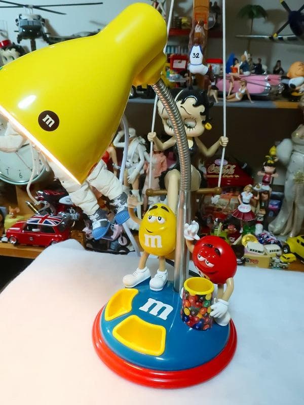 エムアンドエムズ m&m's デスクトップライト フィギュア付 ランプ