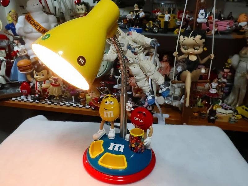 エムアンドエムズ m&m's デスクトップライト フィギュア付 ランプ