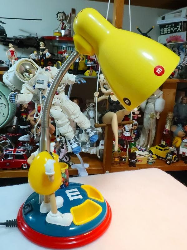 エムアンドエムズ m&m's デスクトップライト フィギュア付 ランプ