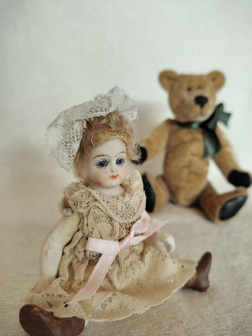 ③アンティーク　ミニョネット　ビスクドール