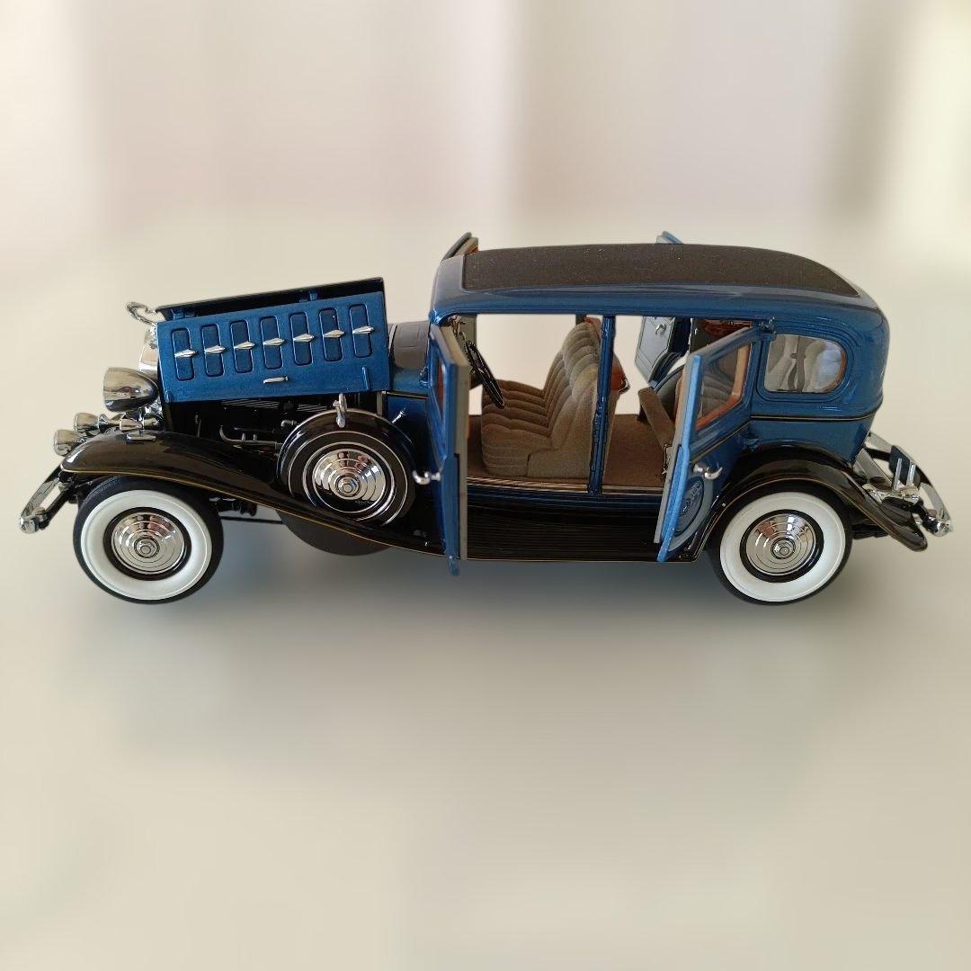 ダンバリーミント製 1932 Cadillac Fleetwood Sedan