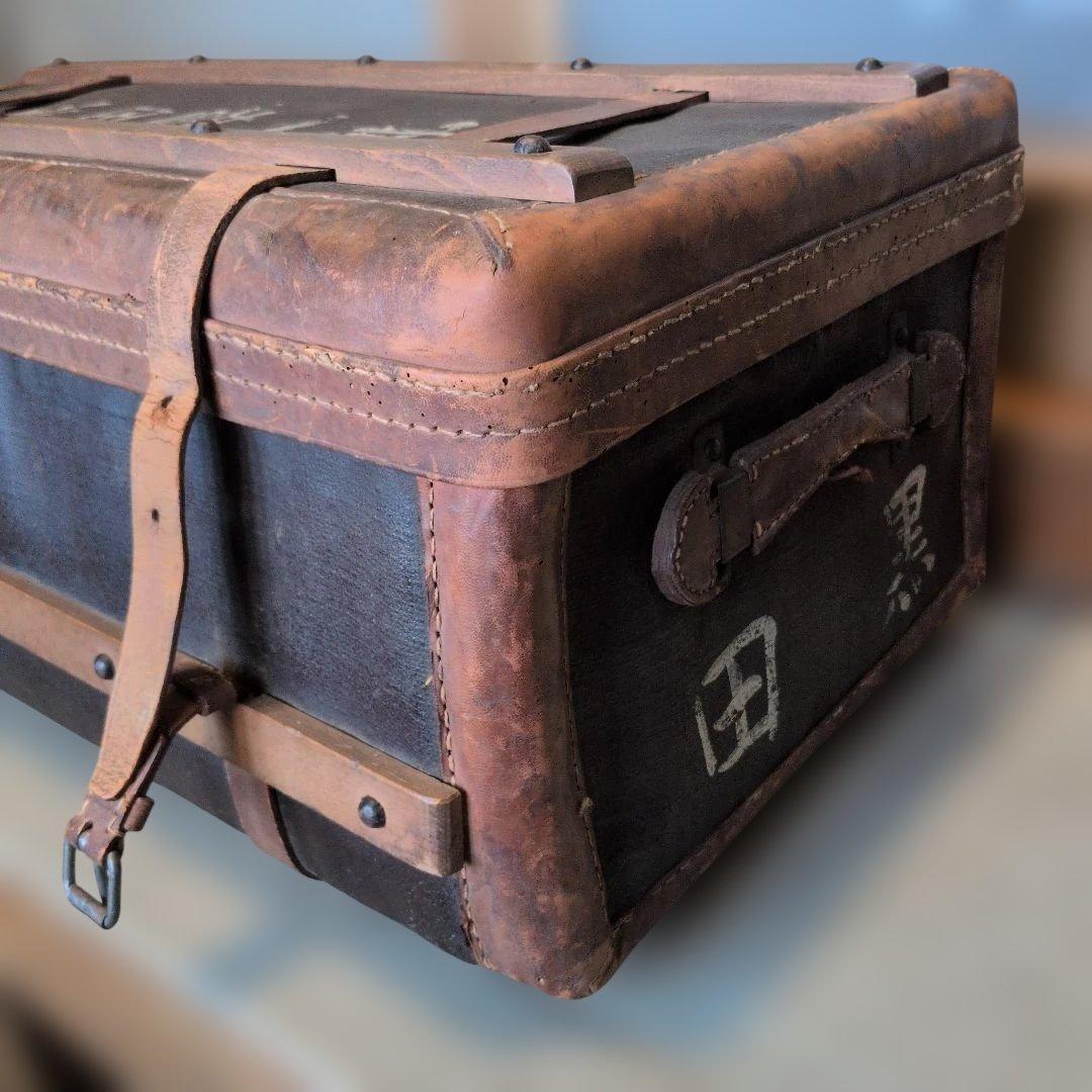 旧日本軍　ヴィンテージ レザー収納トランク