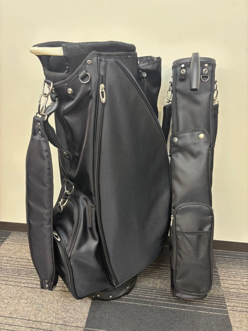 い*ん様 セルフスタンドバック内蔵キャディバック