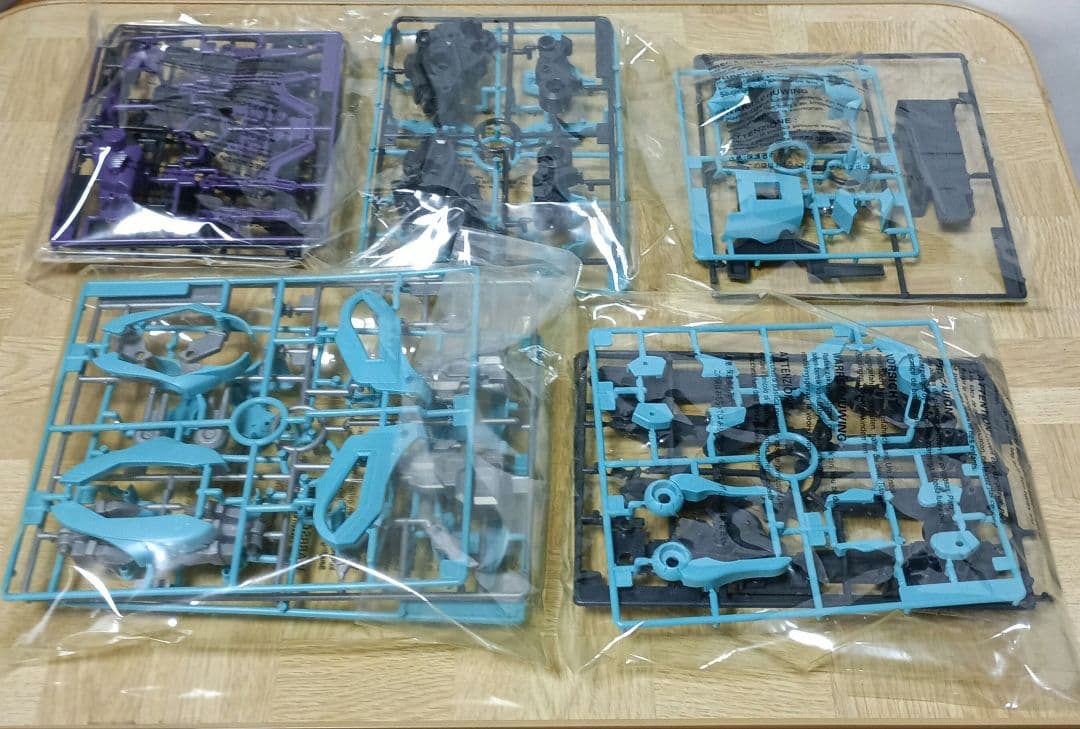 【未組立】ゾイド ダークスナイパー（スピノサウルス型） 060 ZOID