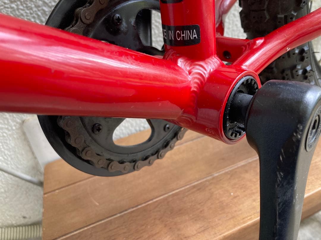 ヨツバサイクル　18インチ　ヒーローレッド