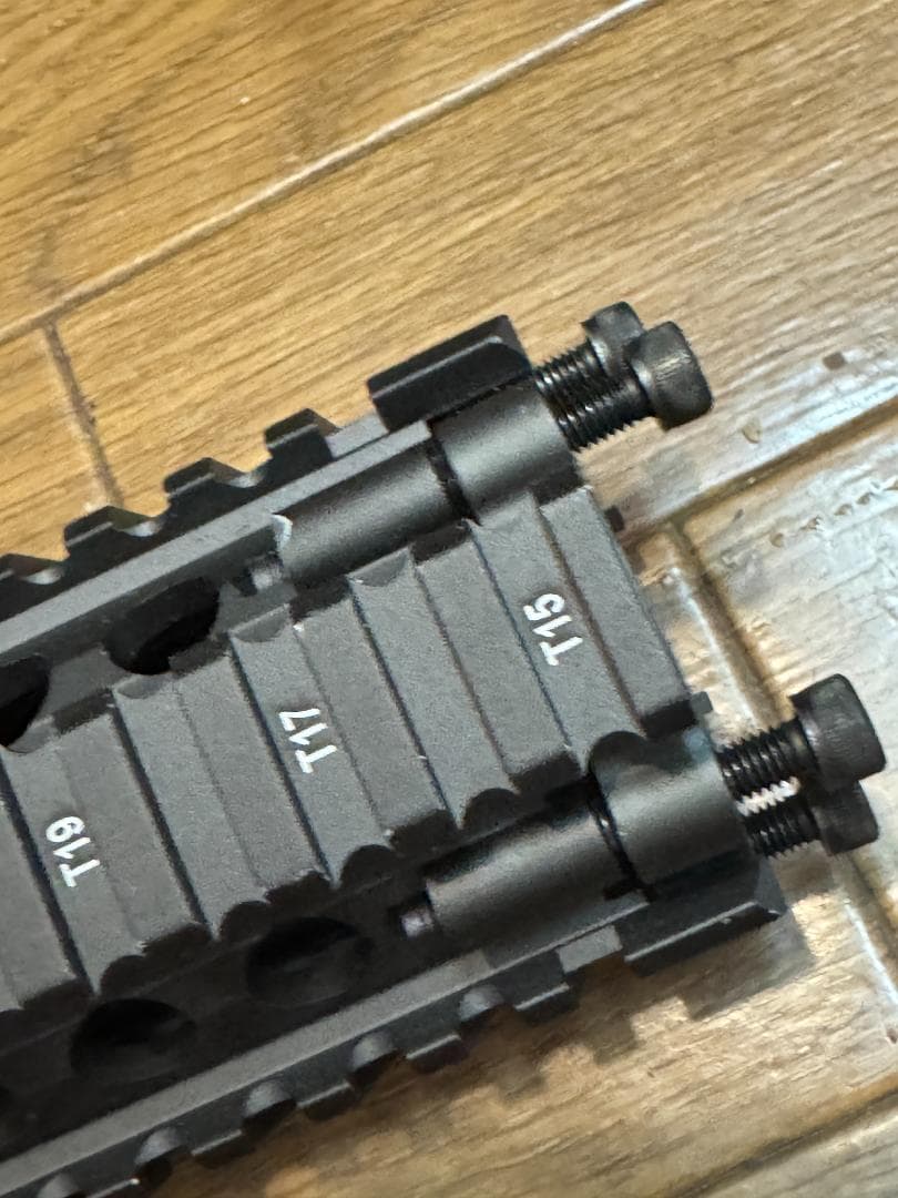 Daniel Defense RISⅡ ハンドガード FDE 9.5インチ