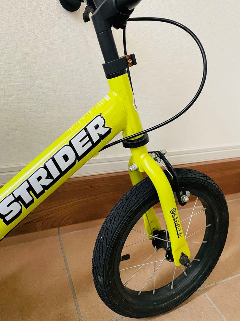 ストライダー 限定STRIDER 14X ライムイエロー スタンド＆空気入付き