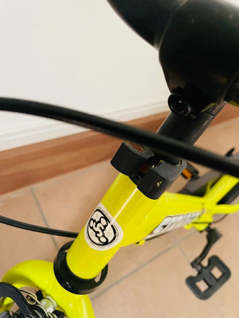 ストライダー 限定STRIDER 14X ライムイエロー スタンド＆空気入付き