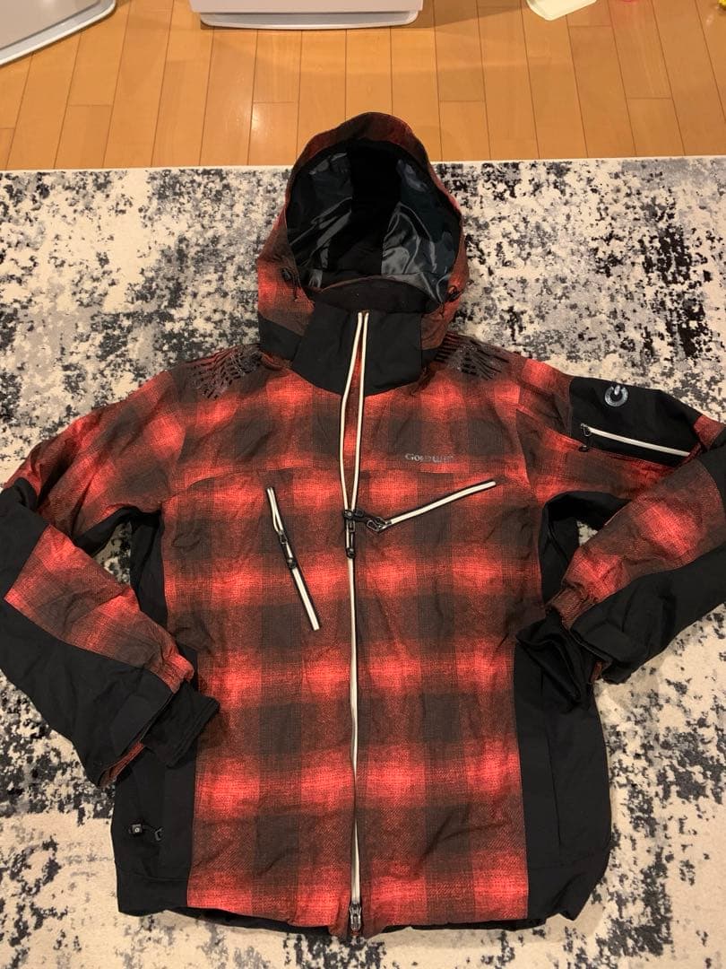 ゴールドウィン　スキーウエア上下セット　Mサイズ