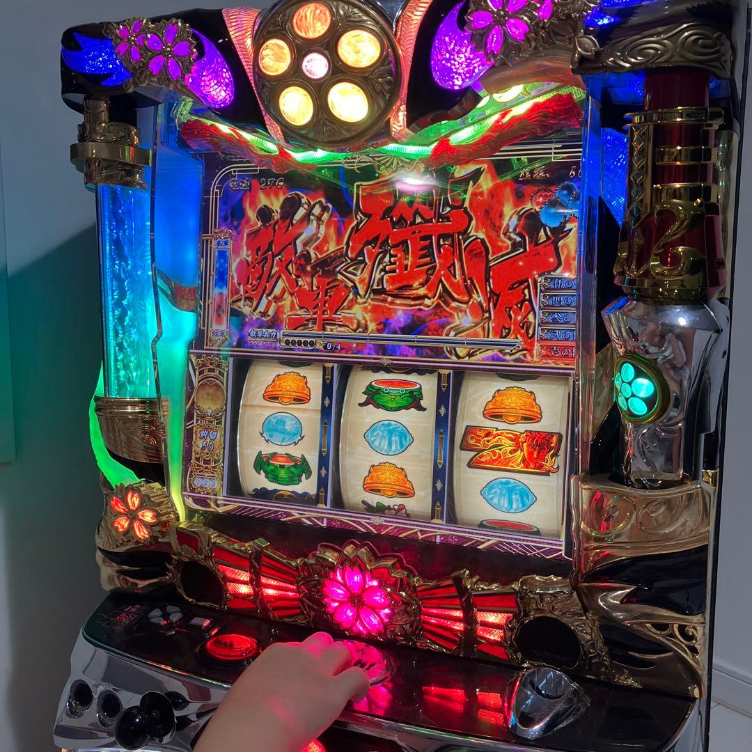 送料込み　花の慶次　天を穿つ戦槍　スロット実機　ドア・設定キー　不要機付き