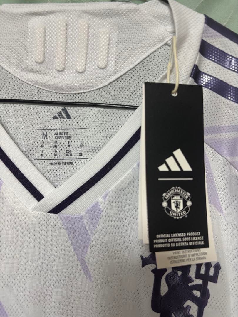 マンチェスター・ユナイテッド25/26アウェイオーセンティックMBEUMO#19