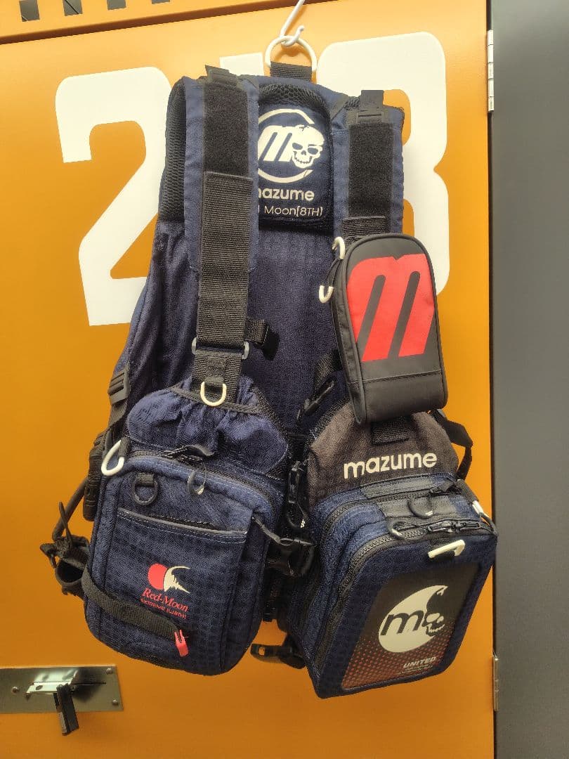 mazume Moon18TH ライフジャケット ネイビー