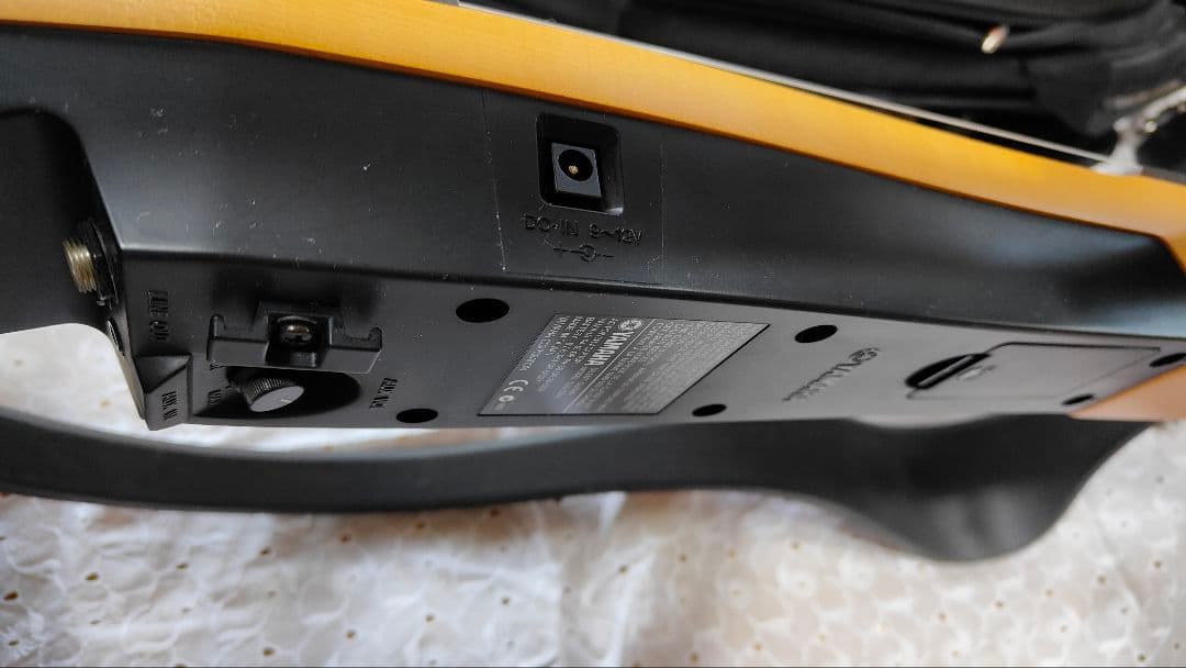 美品ヤマハ サイレントギター 100 S6弦ギター付属品多数