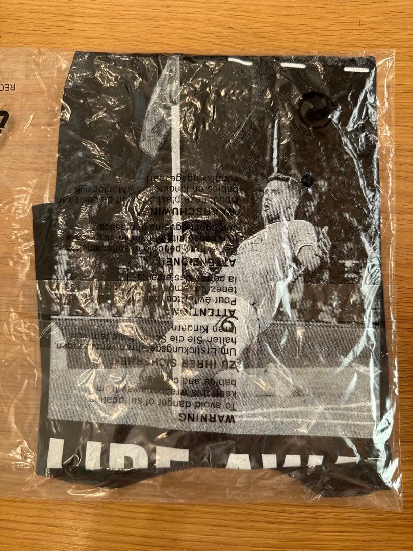 ミュージシャン ManCity x oasis Slide Away T-Shirt