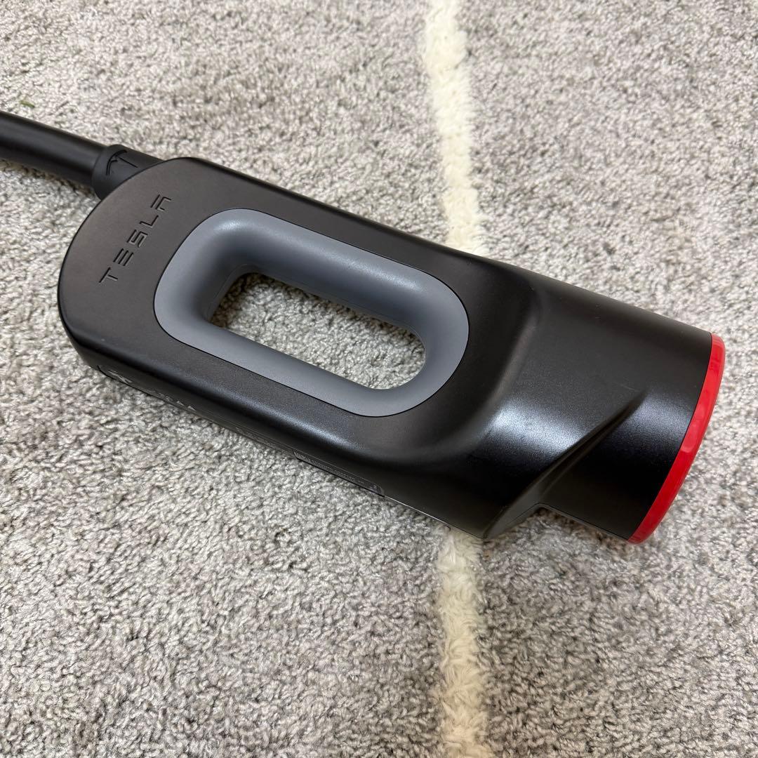 【美品】テスラ 国内チャデモアダプター (専用バッグ付き）