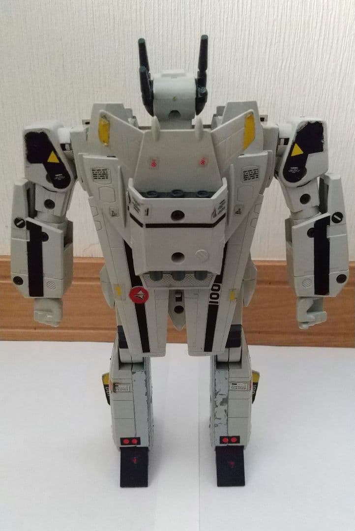 タカトクトイス マクロス バルキリー アーマード付き