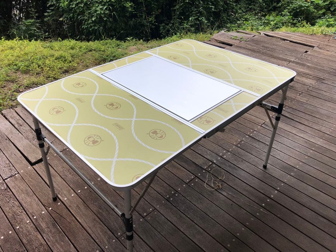 コールマン スリム三つ折りBBQテーブル 中央収納付き