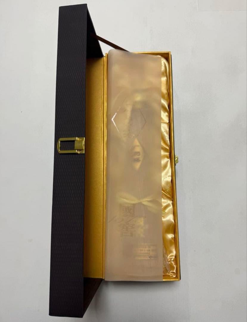 新品未開封】中国白酒 国窖1573 广州塔 600ml 52度　希少