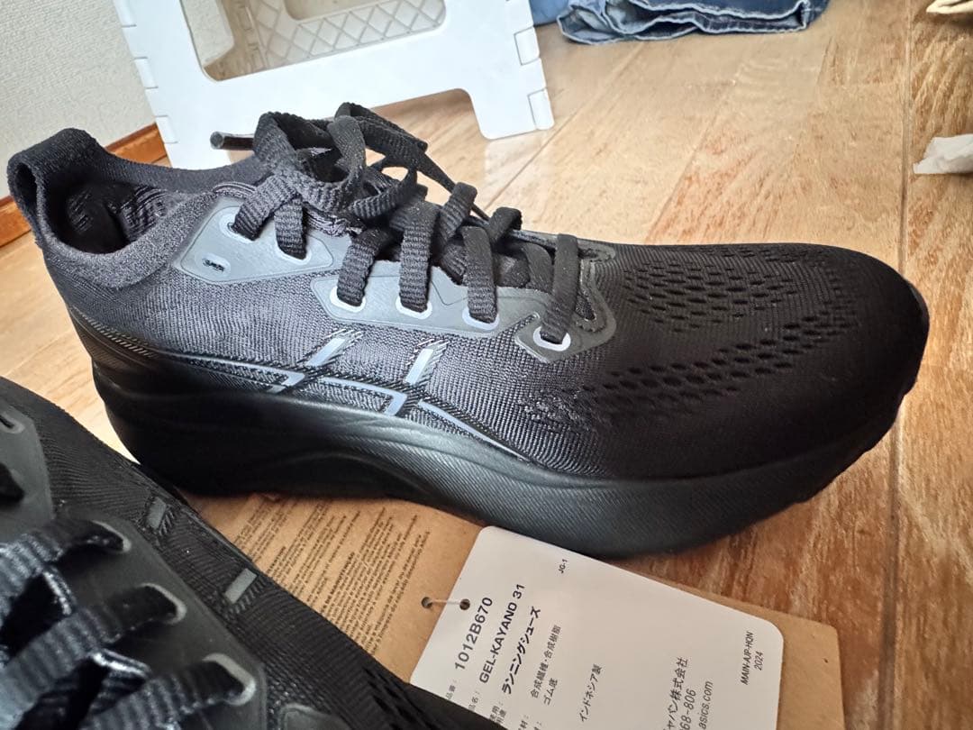 ASICS GEL-KAYANO ブラックランニングシューズ　24㎝