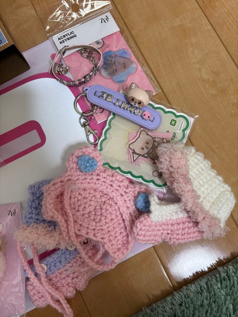 zeroni ハニニ6点セットぬいぐるみ、カードケース、スマホグリップ